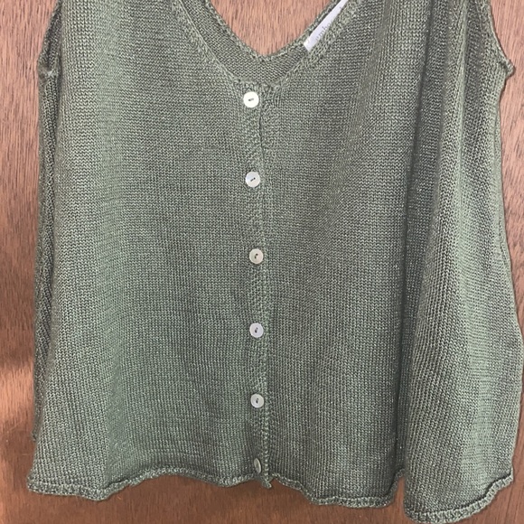 embossed Tank Top - Picture 2 of 3